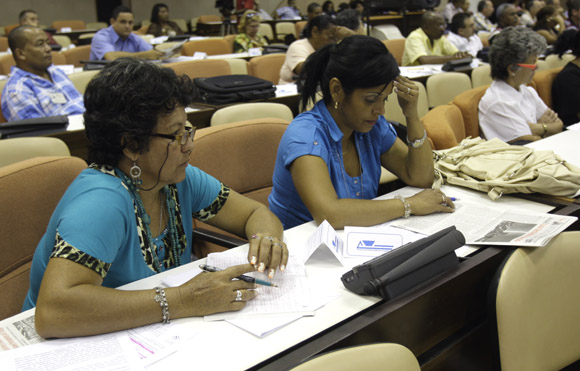 Trabajo en Comisiones del 9no Periodo Ordinario de la Asamblea Nacional. Foto: Ismael Francisco/Cubadebate.