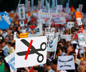 Indignados españoles rumbo al Congreso de los Diputados de Madrid
