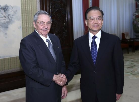 Raúl y Wen Jiabao. Foto: Xinhua