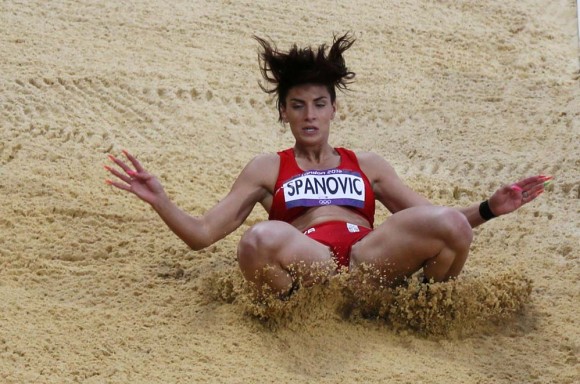 La serbia Ivana Spanovic en el salto alto. Foto: Reuters