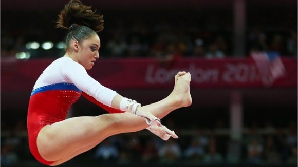 Aliya Mustafina, Rusia, Campeona Olímpica en barras asimétricas
