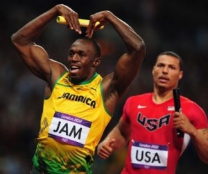 Usain Bolt coquetea con el salto de longitud para 2014