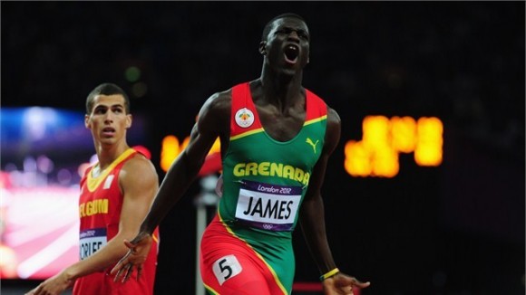 El joven campeón mundial Kirani James, de Granada, es ahora también Campeón Olimpico de los 400 metros planos