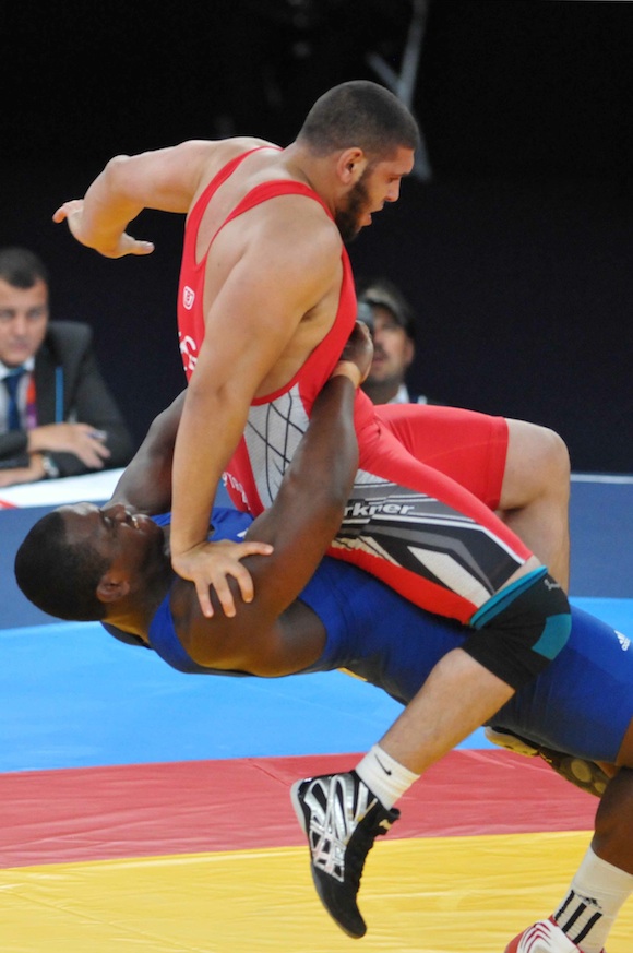 Lucha olímpica greco romana: Mijaín López gana y pasa a discutir el oro. Foto: Ricardo López Hevia