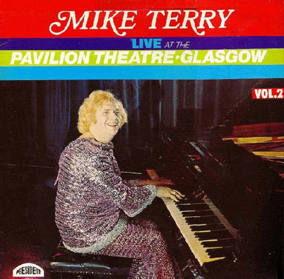 El pianista Mike Terry publicó este álbum con su directo en el teatro Pavillion Glasgow.  