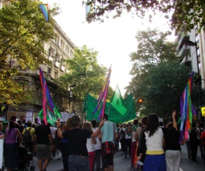 Estudiantes chilenos marchan por fortalecimiento de educación pública 