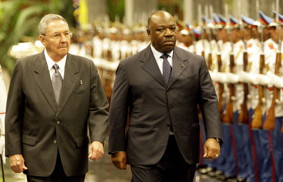 Raul Castro and Ali Bongo Ondimba at the Revolution Palace. 