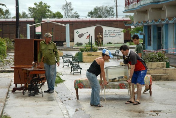 Daños ocasionados por el azote del huracán Sandy al municipio de Cueto, en la provincia de Holguín, Cuba, el 25 de octubre de 2012. AIN FOTO/Juan Pablo CARRERAS