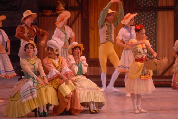 Presentación del ballet, "La fille mal gardée",   durante la gala de Inauguración del XXIII Festival de Ballet de La Habana, en la sala Avellaneda del Teatro Nacional de Cuba, realizada el 28 de octubre de 2012 en La Habana. AIN FOTO/Oriol de la Cruz ATENCIO