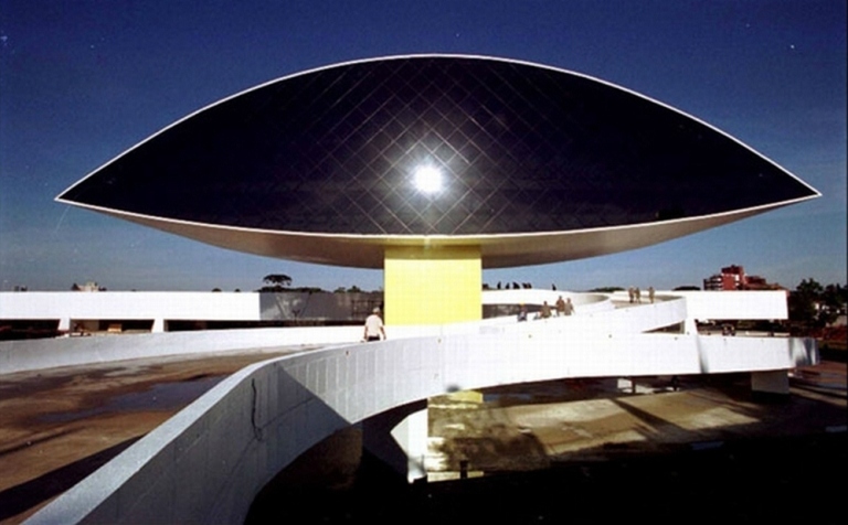 Museo Oscar Niemeyer. Foto:niemeyer.org.br 