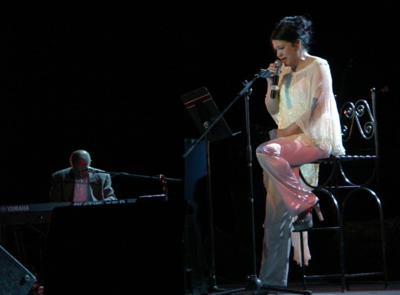 Ivette Cepeda en el concierto de fin de año en el Teatro Mella. Foto Daylén Vega/Cubadebate