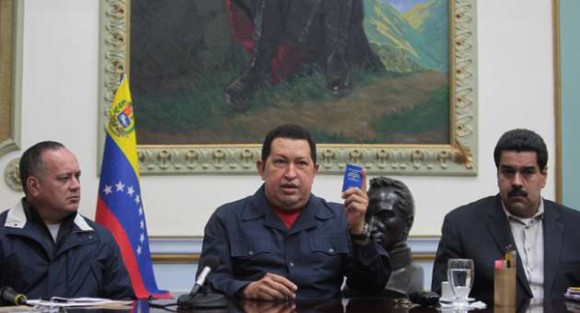 Hugo Chávez junto al Vicepresidente Nicolás Maduro y el Presidente de la Asamblea Naciona Diosdado Cabello. Foto: Prensa Presidenciall