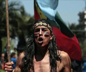 Mapuches protestan en Chile ante la Ley.