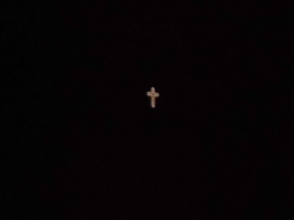 Cruz del monte Ávila en la noche