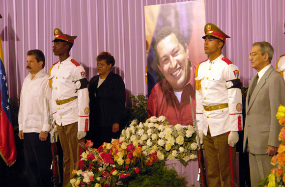 Miembros del Secretariado rinden tributo a Chávez