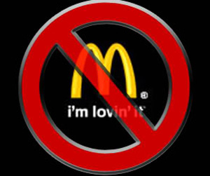 Caen ventas en McDonalds por usar transgénicos y sustancias químicas 
