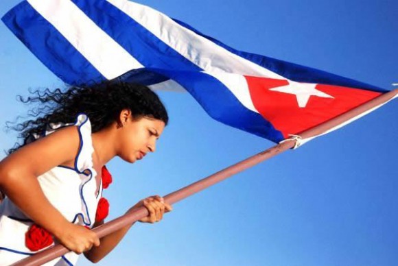 mujer-cubana-bandera