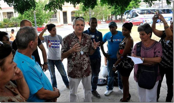 Conrad Tribble en el encuentro de tuiteros y blogueros cubanos.