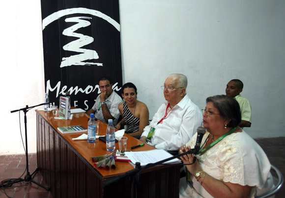 Presentación del Libro Por Esto de Armando Hart, en Romerias de Mayo. Foto: Ismael Francisco/Cubadebate
