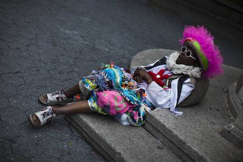 Indigente en Union Square, Nueva York. A diario, más de 50 mil personas duermen en las calles o en albergues. Desde que Michael Bloomberg es alcalde de esta ciudad, ese sector de la población ha crecido 73%. Foto: Reuters.