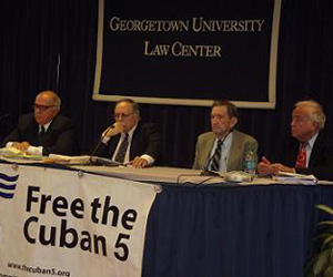 Panel de juristas en Georgetown University