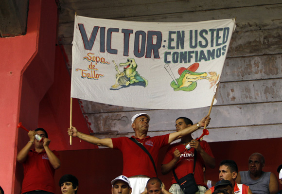 Aficionados en el estadio Victoria de Giron de Matanzas. Foto: Ismael Francisco/Cubadebate