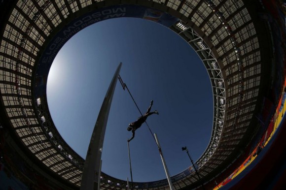 Vista del estadio Luzhniki durante la prueba de salto con pértiga. ADRIAN DENNIS (AFP)