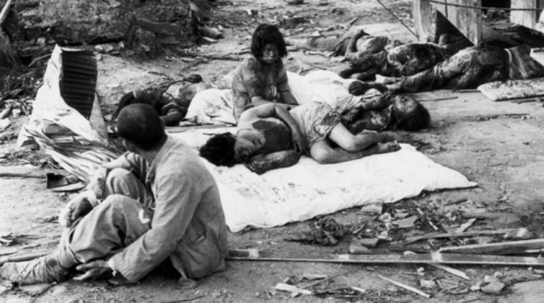 Víctimas de las bombas atómicas lanzadas sobre Hiroshima y Nagasaki.