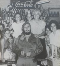 Fidel en la tienda La Tuya en Camagüey, 1961