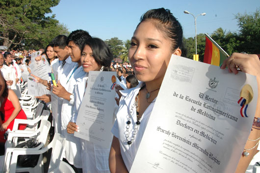 graduan-medico-bolivia-cuba_abg3
