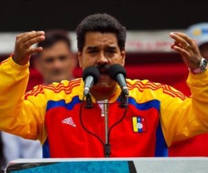 Presidente venezolano expulsa a tres diplomáticos estadounidenses por conspiración