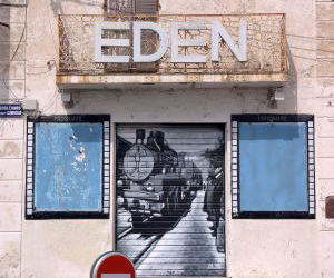 Fachada del Teatro Eden antes de su restauración. Foto: Francois Collard.
