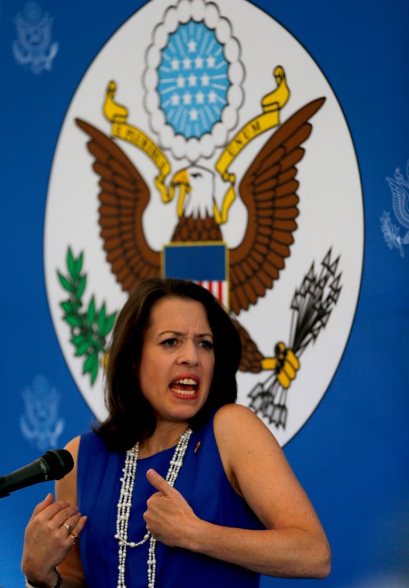 Kelly Keiderling Franz, la encargada de negocios de EEUU en Caracas y expulsada por el gobierno de Venezuela, reclutó para la CIA al doble agente cubano Raúl Capote. Foto: AP