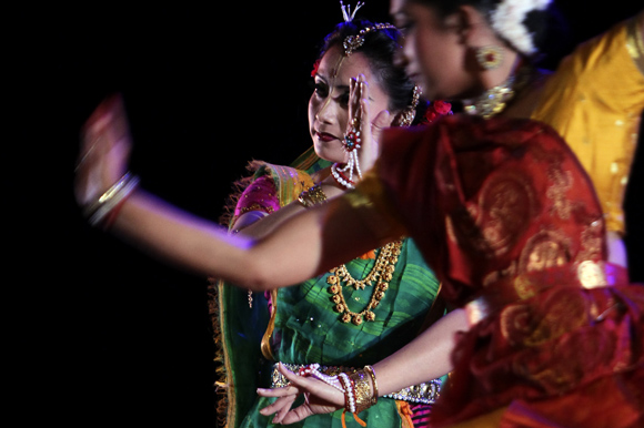 Festival Cultural de la India en Cuba, espectáculo Nrityarupa mosaico de danzas Indias, en gala inaugural en el habanero Teatro Mella. Foto: Ismael Francisco/Cubadebate.