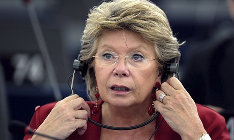 De acuerdo con The Guardian, la Comisionada de Justicia de la Unión Europea, Viviane Reding,  está negociando con los EE.UU. sobre las consecuencias del escándalo de la NSA. Foto: Frederick arubeño / AFP / Getty