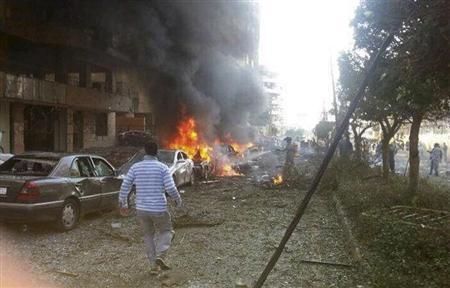 Al menos 23 personas murieron, entre ellas el agregado cultural de la embajada iraní en Beirut, en dos explosiones el martes en la capital libanesa, informó un funcionario. 19 de noviembre de 2013 REUTERS/Ahmad Yassine