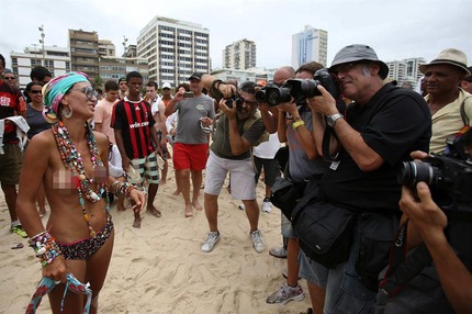 Derecho al topless en Brasil. Foto: EFE