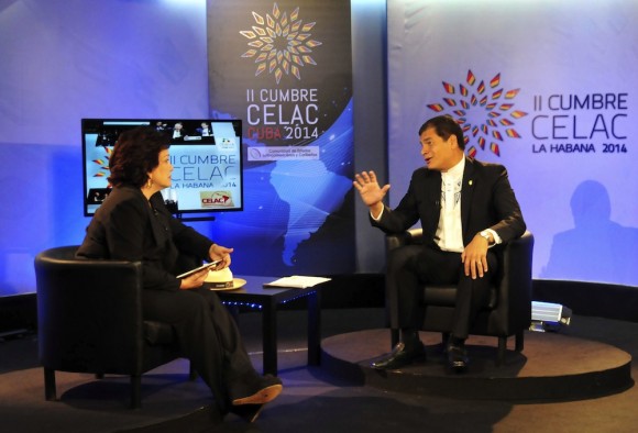 Rafael Correa en entrevista con Arleen Rodríguez, para Telesur. Foto: Rafael Correa/ Cubadebate