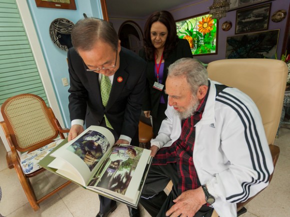 Fidel Castro y Ban Ki-moon, Secretario General de la ONU, en un encuentro en La Habana. Foto: Alex Castro.