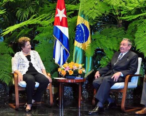 Raúl y Dilma en el Palacio de la Revolución. Foto: Ricardo López Hevia/ Granma.