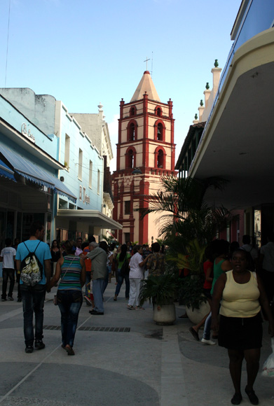 Camagüey: 500 años de Historia. Paseo de la Calle Maceo. Foto: Daylén Vega/Cubadebate