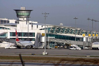 Tras el alerta el aeropuerto internacional de Estambul, Sabiha Gokcen, canceló todos sus vuelos, mientras se garantizaba la seguridad de todos los pasajeros.