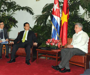 Díaz Canel con el primer ministro de Vietnam