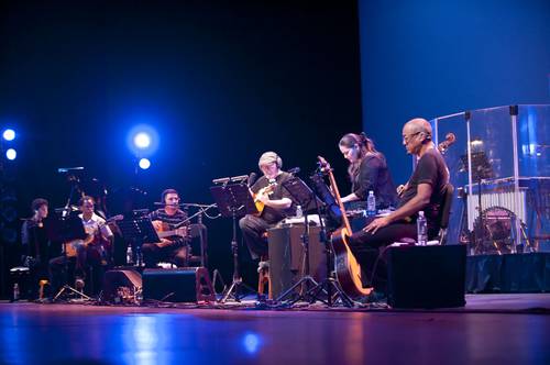 Silvio Rodríguez y Trovarroco en el primer concierto de La última gira.Foto: cortesía Auditorio Nacional/La Jornada