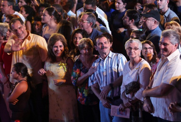 Concierto por Los Cinco y de bienvenida a Fernando González en la Escalinata de la Universidad de La Habana, 1 de marzo de 2014. Foto: Ismael Francisco/Cubadebate
