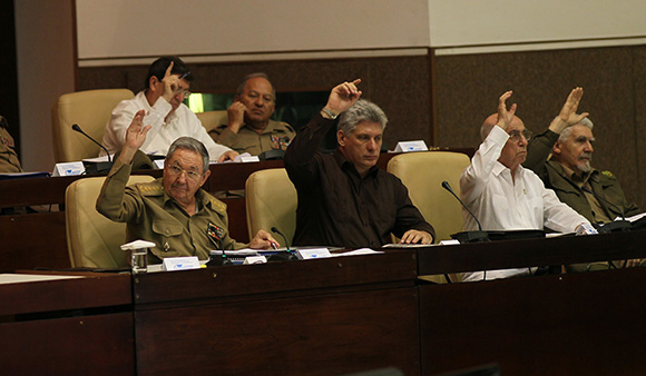 Aprueba parlamento cubano Ley de Inversion Extrajera. Foto: Ismael Francisco/Cubadebate.
