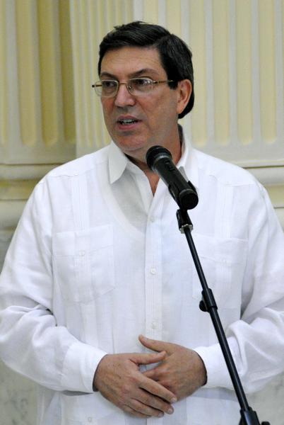 Intervención del canciller cubano Bruno Rodríguez Parrilla, durante la ceremonia de entrega de la condecoración con la distinción Por la Cooperación, que otorga el Ministerio de Asuntos Exteriores de la Federación de Rusia, en la sede del ministerio de Relaciones Exteriores de Cuba (MINREX), en La Habana, el 29 de abril de 2014. AIN FOTO/Marcelino VAZQUEZ HERNANDEZ/