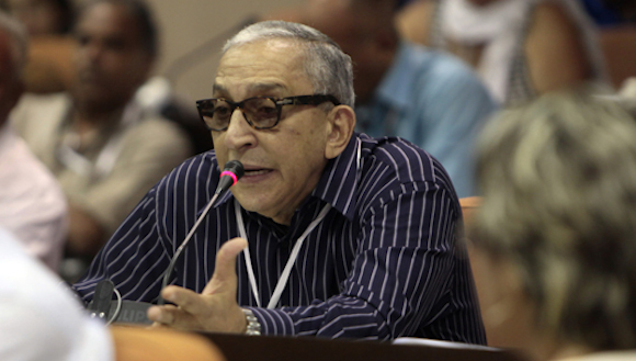 Juan Formell interviene el 11 de abril pasado en el Congreso de la UNEAC. Foto: Ladyrene Pérez/Cubadebate.