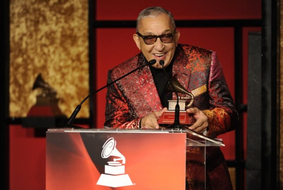 Juan Formell recibió un reconocimiento especial de los Grammy Latino (2013). Al morir, Formell contaba con 71 años de edad y se alistaba a celebrar por todo lo alto los 45 años de su orquesta con la que grabó cerca de 30 discos.