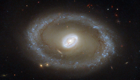 Hubble capta anillos de oro en formación estelar.